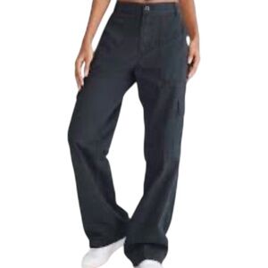 Hollister Mid-Rise Relaxed Boot cut Cargo Pants size 00 24 Regular